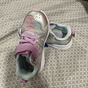 New never worn girls Stride rite sneakers size 9W